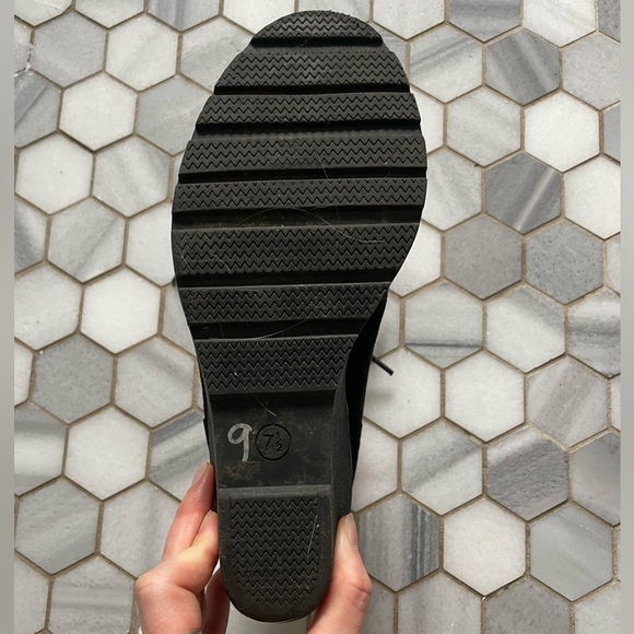 Black Wedge Ankle Bootie - size 7.5 - Picture 6 of 7